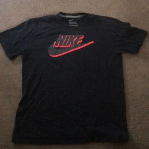 Nike Futura Safari Tee -‘Black/Red’
